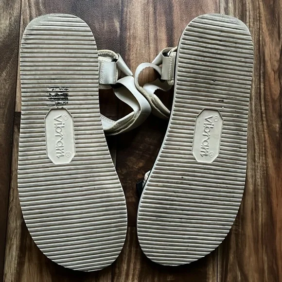 A.P.C. X Suicoke Men Sandals - Picture 4 of 6